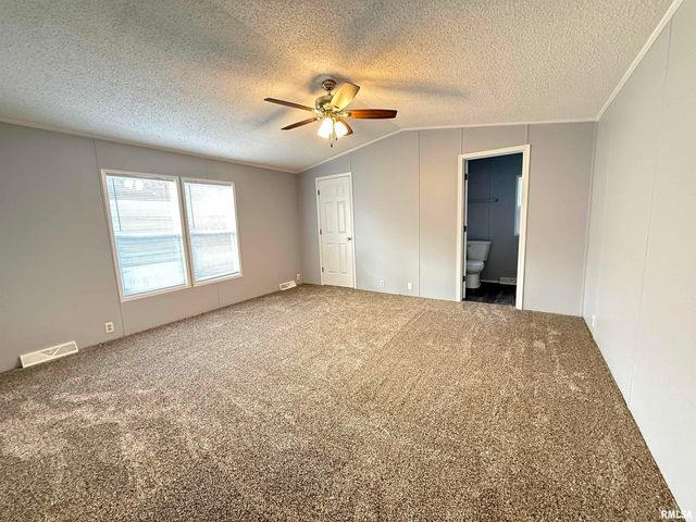 193 OAK VALLEY Drive, Carbondale, IL 62901