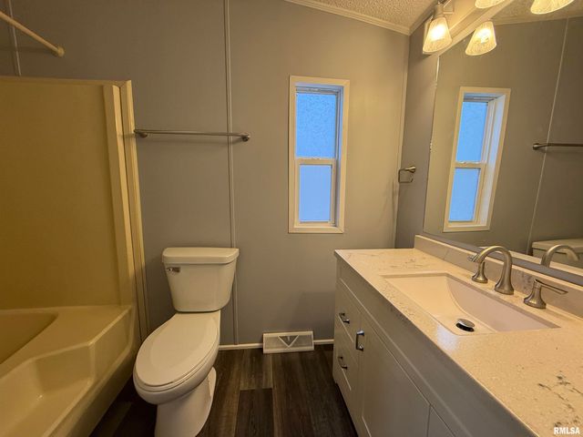 193 OAK VALLEY Drive, Carbondale, IL 62901