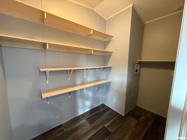 193 OAK VALLEY Drive, Carbondale, IL 62901