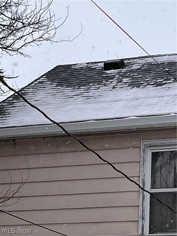 16512 Stockbridge Avenue, Cleveland, OH 44128