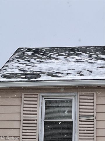 16512 Stockbridge Avenue, Cleveland, OH 44128