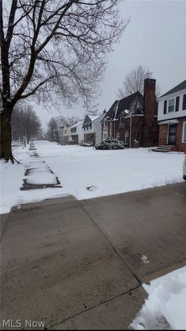 16512 Stockbridge Avenue, Cleveland, OH 44128