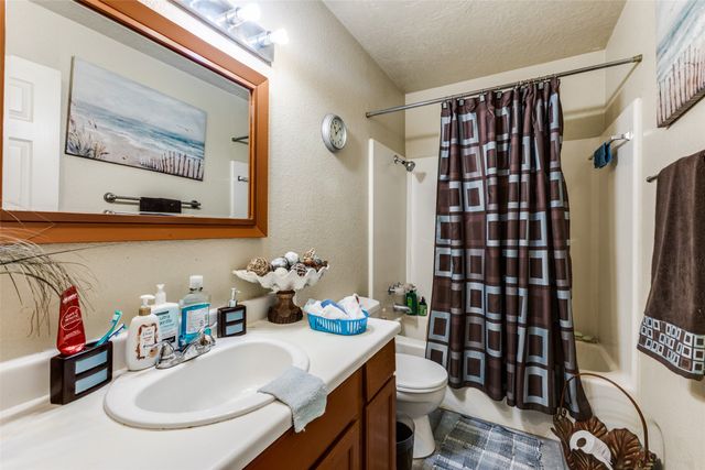 216 Creekstone Court, Seagoville, TX 75159