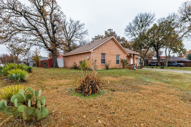 216 Creekstone Court, Seagoville, TX 75159