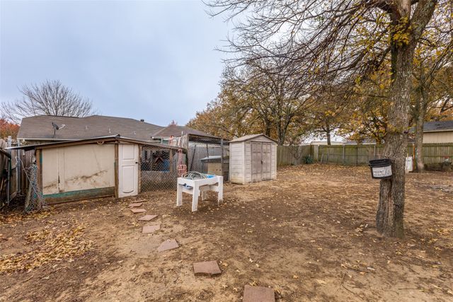 216 Creekstone Court, Seagoville, TX 75159