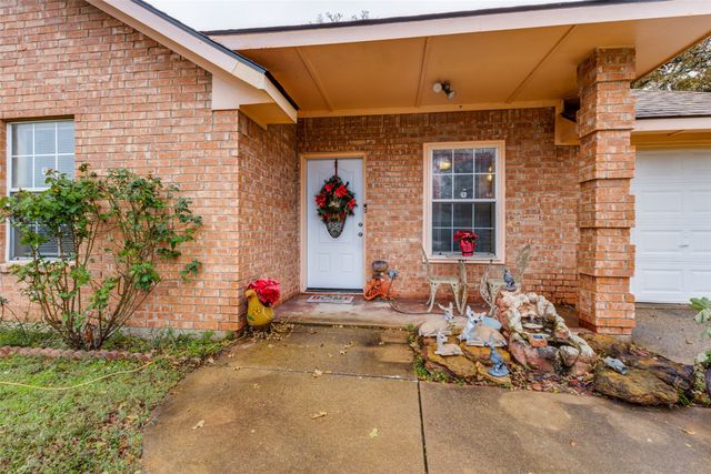 216 Creekstone Court, Seagoville, TX 75159