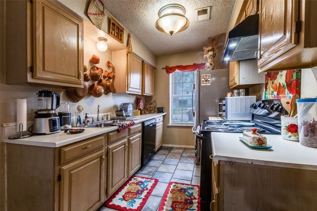 216 Creekstone Court, Seagoville, TX 75159