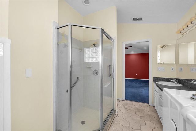 2332 TOWERING OAKS CIRCLE, Seffner, FL 33584