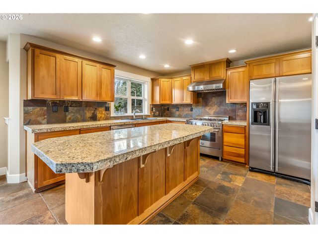 3796 ILLAHE HILL Rd S, Salem, OR 97302