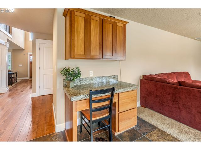 3796 ILLAHE HILL Rd S, Salem, OR 97302