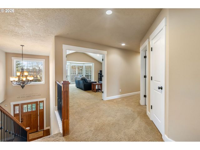 3796 ILLAHE HILL Rd S, Salem, OR 97302