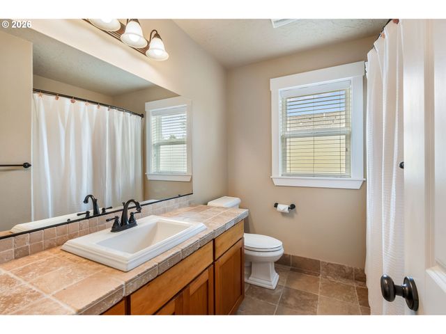 3796 ILLAHE HILL Rd S, Salem, OR 97302