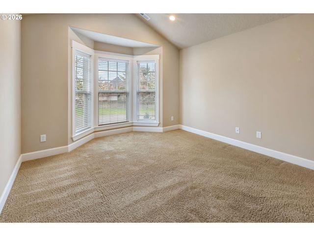 3796 ILLAHE HILL Rd S, Salem, OR 97302