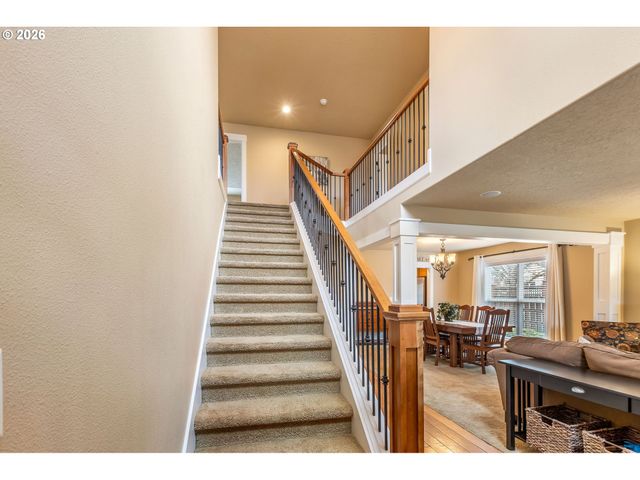 3796 ILLAHE HILL Rd S, Salem, OR 97302