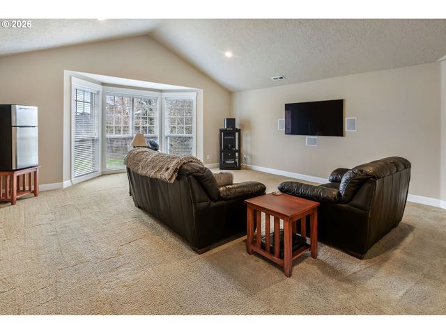 3796 ILLAHE HILL Rd S, Salem, OR 97302