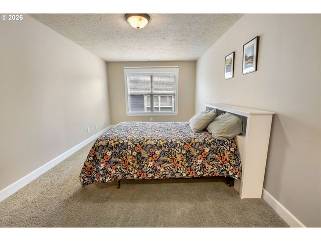 3796 ILLAHE HILL Rd S, Salem, OR 97302