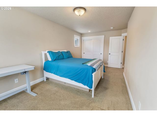 3796 ILLAHE HILL Rd S, Salem, OR 97302