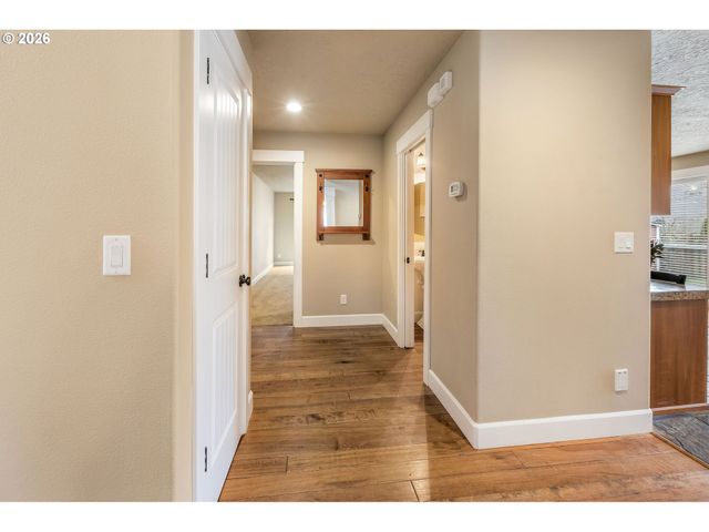 3796 ILLAHE HILL Rd S, Salem, OR 97302