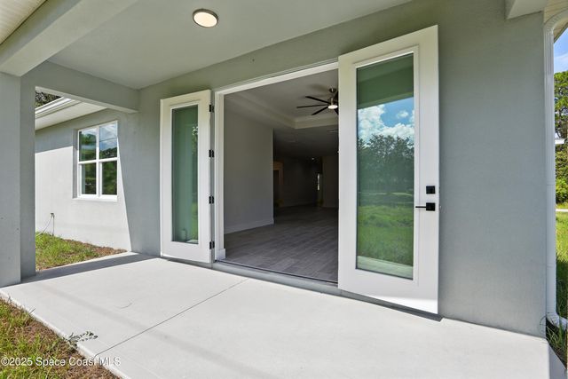 2065 Tahoe Avenue SE, Palm Bay, FL 32909