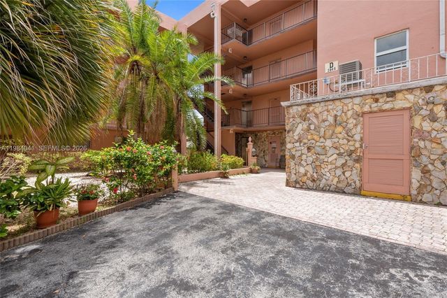 2841 Somerset Dr 318, Lauderdale Lakes, FL 33311