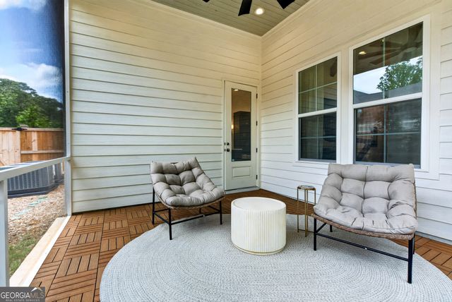 140 NORTHSHORE AT REDWINE Drive, Newnan, GA 30263