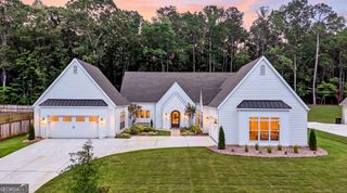 140 NORTHSHORE AT REDWINE Drive, Newnan, GA 30263