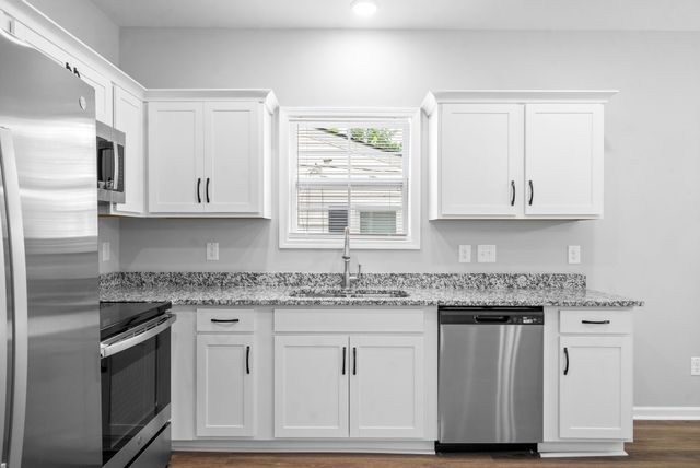 941 Cumberland Dr, Clarksville, TN 37040