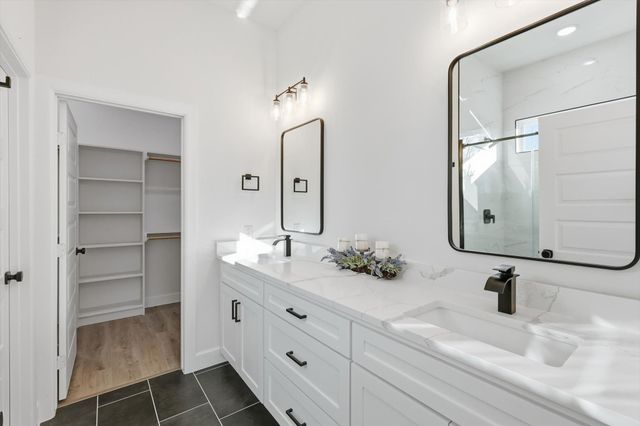 5428 Stephanie Drive, Haltom City, TX 76117