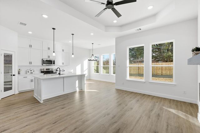 5428 Stephanie Drive, Haltom City, TX 76117