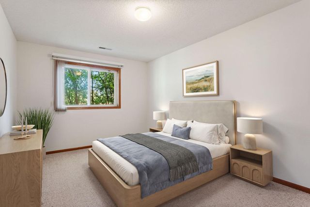 13136 Vintage Street NW, Coon Rapids, MN 55448