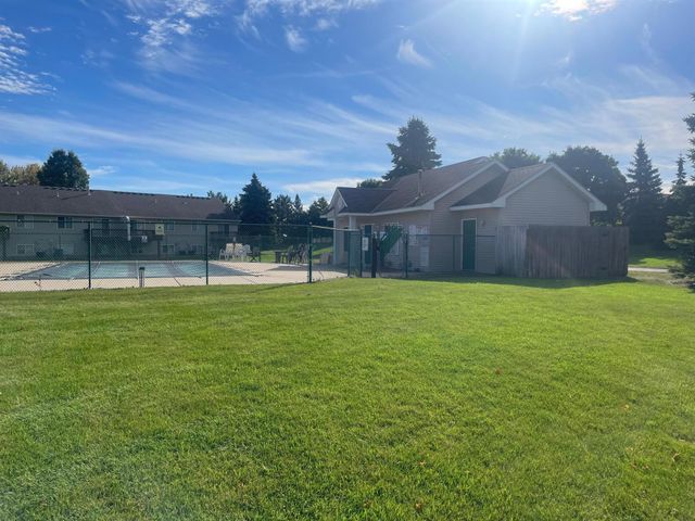 13136 Vintage Street NW, Coon Rapids, MN 55448