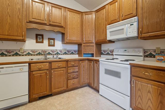 13136 Vintage Street NW, Coon Rapids, MN 55448