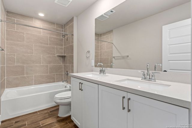 7010 Walkers Loop, Live Oak, TX 78233