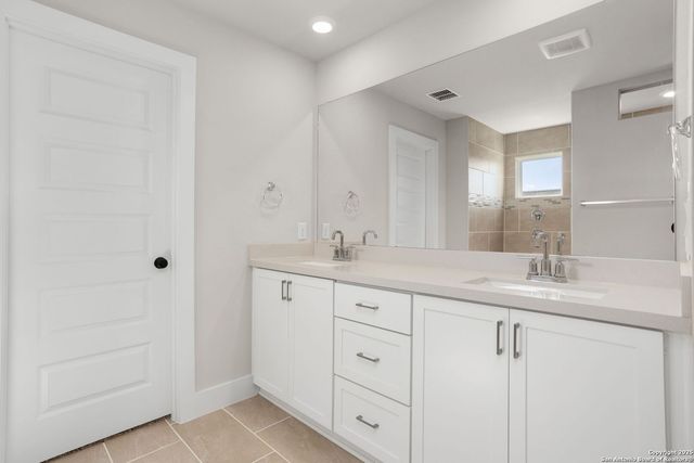 7010 Walkers Loop, Live Oak, TX 78233