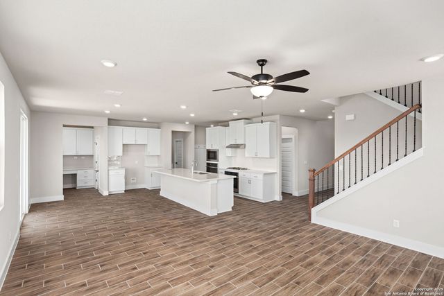 7010 Walkers Loop, Live Oak, TX 78233