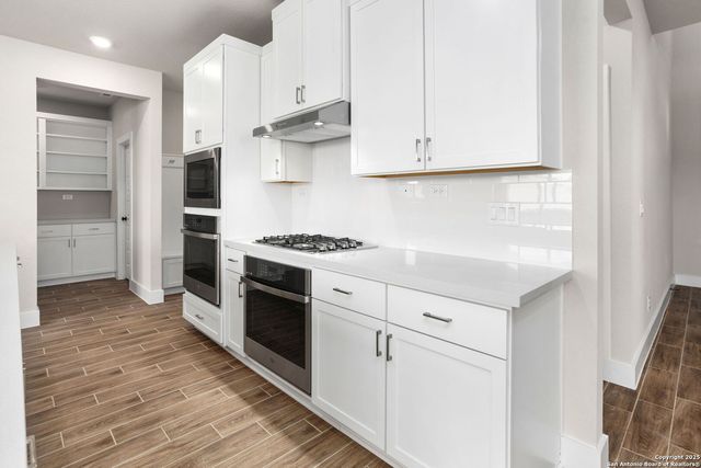 7010 Walkers Loop, Live Oak, TX 78233