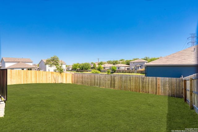 7010 Walkers Loop, Live Oak, TX 78233