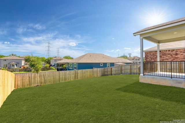 7010 Walkers Loop, Live Oak, TX 78233