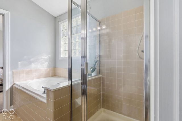 8035 Meadow Bend Lane, Indianapolis, IN 46259