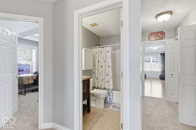 8035 Meadow Bend Lane, Indianapolis, IN 46259