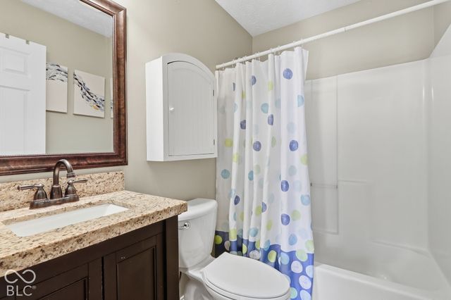 8035 Meadow Bend Lane, Indianapolis, IN 46259