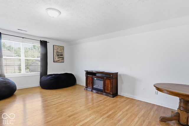 8035 Meadow Bend Lane, Indianapolis, IN 46259