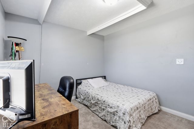 8035 Meadow Bend Lane, Indianapolis, IN 46259
