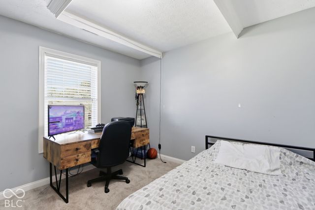 8035 Meadow Bend Lane, Indianapolis, IN 46259