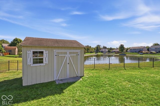 8035 Meadow Bend Lane, Indianapolis, IN 46259
