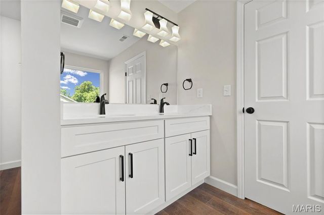 300 Vest Avenue, Valley Park, MO 63088