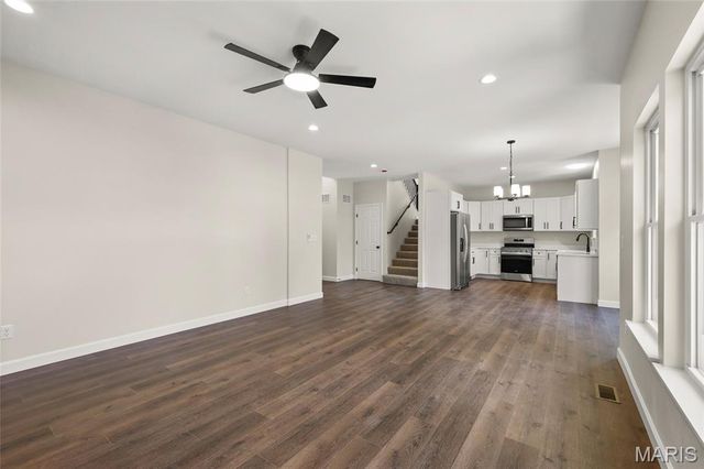 300 Vest Avenue, Valley Park, MO 63088