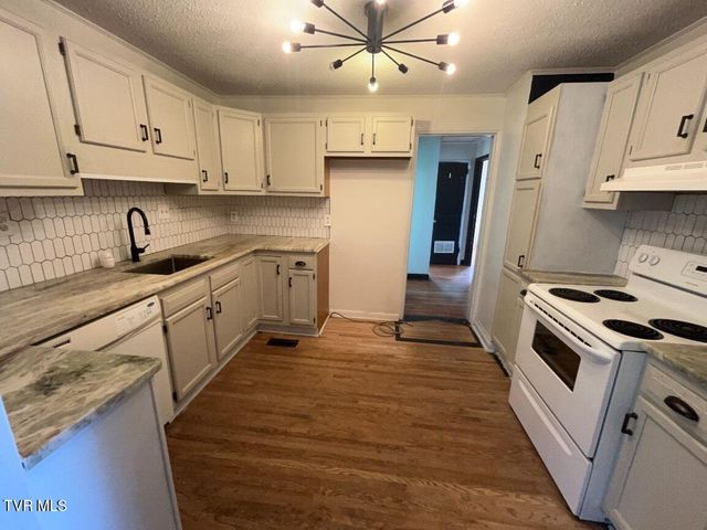 1620 Hermitage Drive, Kingsport, TN 37664