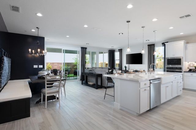 12704 Castaic Lake Way, Rancho Cordova, CA 95742