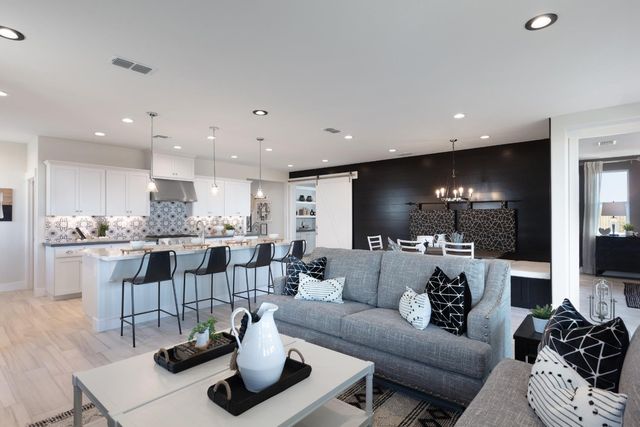 12704 Castaic Lake Way, Rancho Cordova, CA 95742